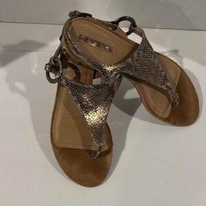 Tahari Lacie Brown and Gold Thong Sandals - Size 8